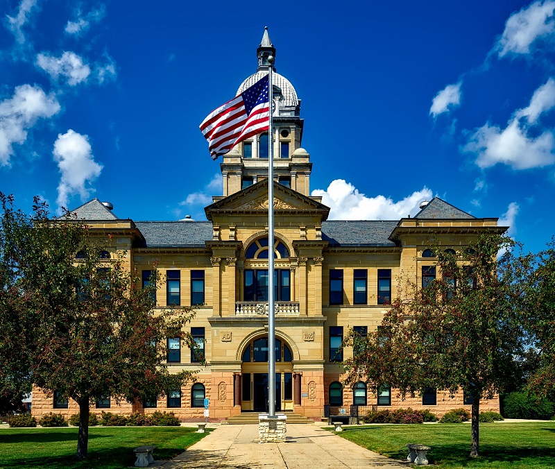 courthouse sunny day